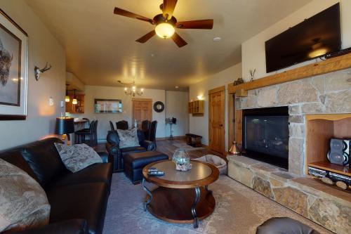 Eagle Ridge Lodge II