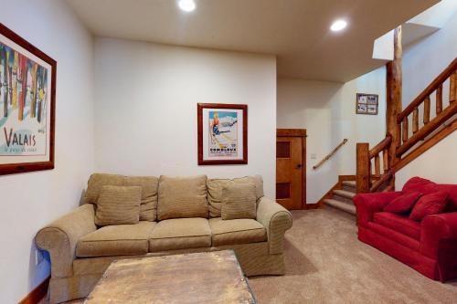 Eagle Ridge Lodge III