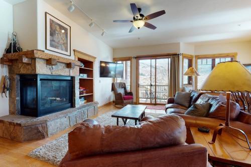 Eagle Ridge Lodge III
