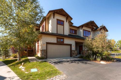 Eagle Ridge Lodge III