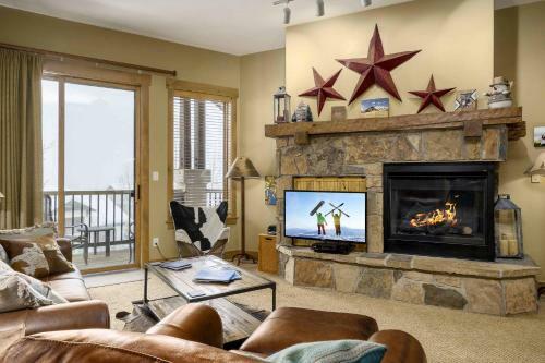 Eagle Ridge Lodge III