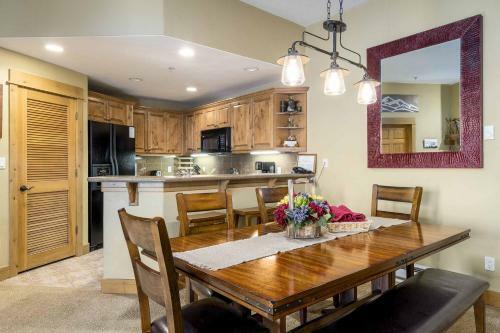 Eagle Ridge Lodge III
