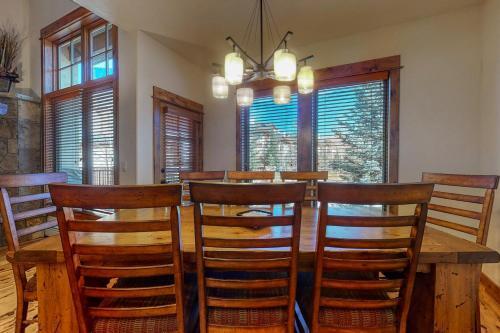 Eagleridge Townhomes 1444