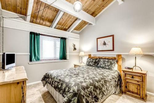 2731 Apres Ski Way Townhouse