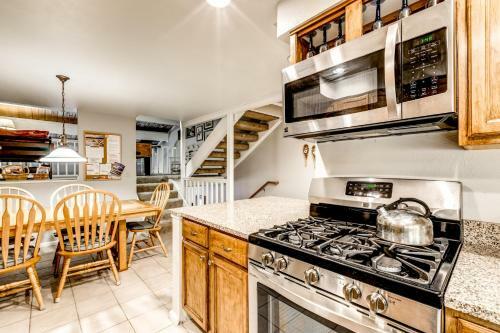 2731 Apres Ski Way Townhouse