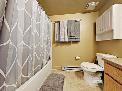 Apartamento New Listing! Renovated Studio With On-site Gondola Condo