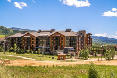 Apartamento New Listing! Renovated Studio With On-site Gondola Condo