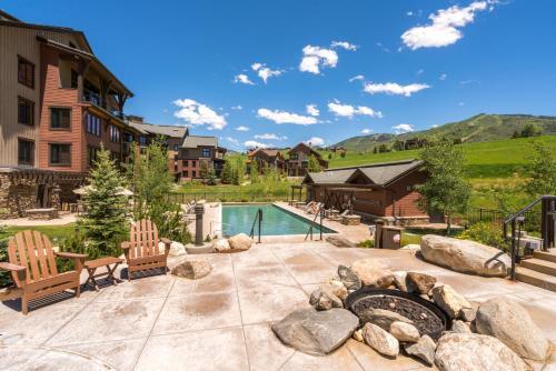 Apartamento New Listing! Renovated Studio With On-site Gondola Condo