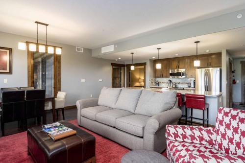 Trailhead Lodge 2118