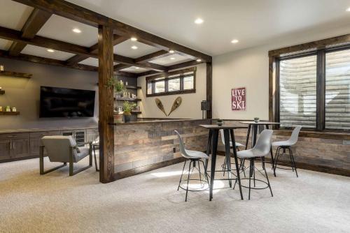 Cooper Ski Haus