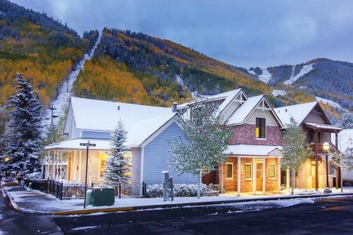 205 S Oak By Exceptional Stays