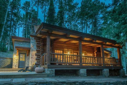 Yellow Brick Cabin By Exceptional Stays