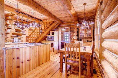 Yellow Brick Cabin By Exceptional Stays