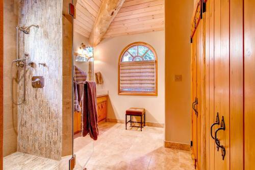 Yellow Brick Cabin By Exceptional Stays