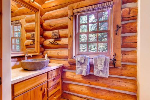 Yellow Brick Cabin By Exceptional Stays