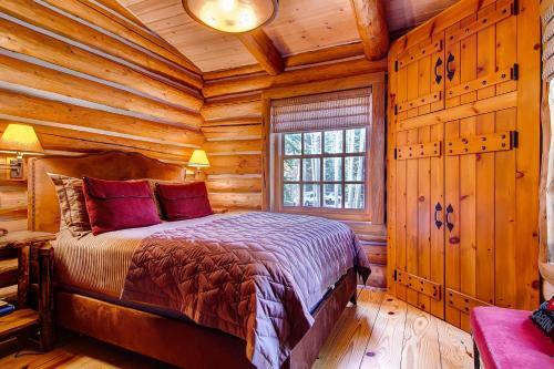 Yellow Brick Cabin By Exceptional Stays