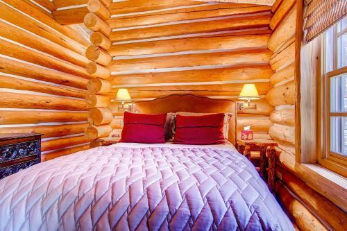 Yellow Brick Cabin By Exceptional Stays