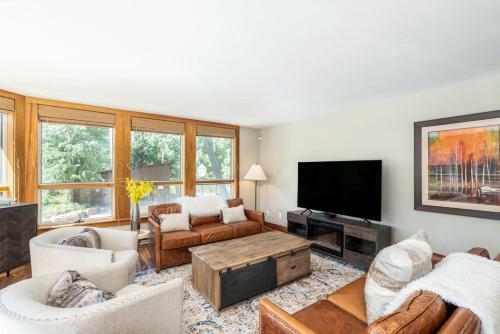 Plunge J By Exceptional Stays