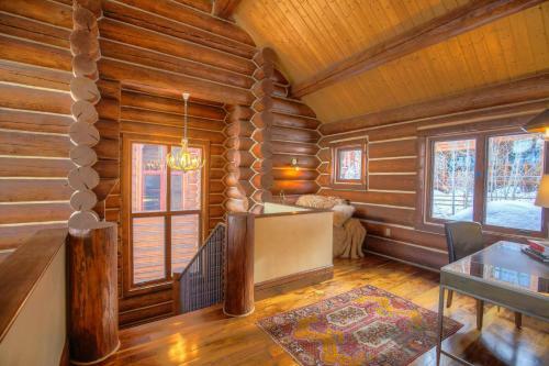 Prospect Falls Getaway - Effervescent Paradise Townhome