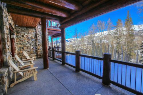 Prospect Falls Getaway - Effervescent Paradise Townhome