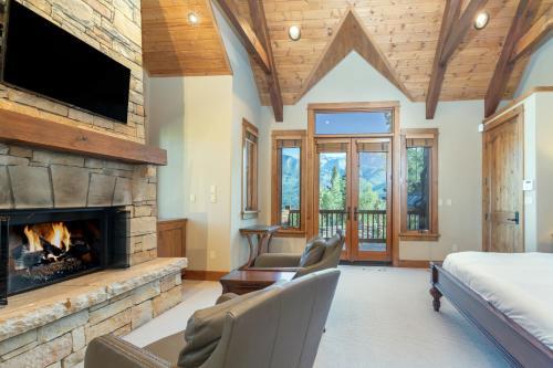San Joaquin Road 123 - Sunshine Chalet