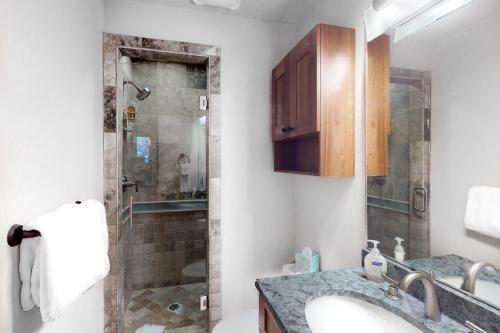 Pacific Ave West 412 - Alpine Dream