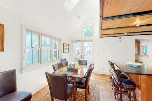 Pacific Ave West 412 - Alpine Dream