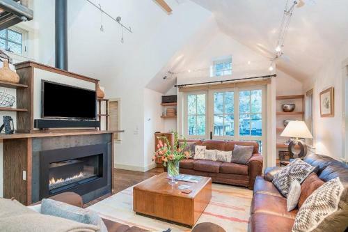 Pacific Ave West 412 - Alpine Dream