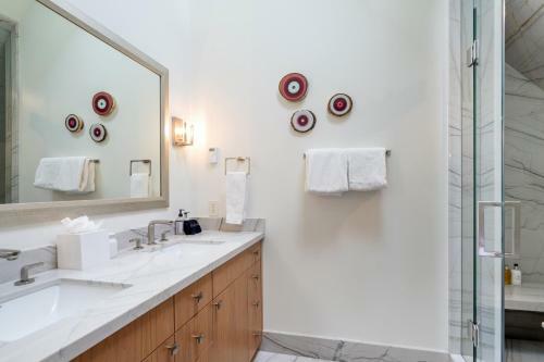 Pacific Ave West 330 B - Central Chalet
