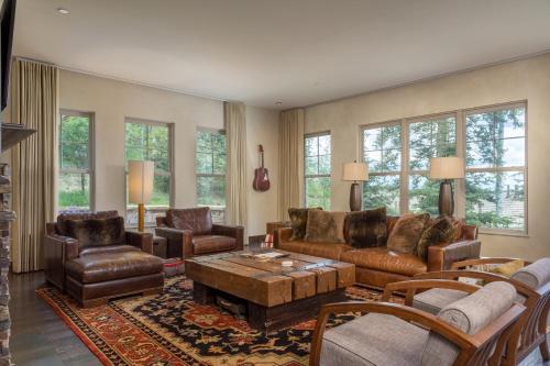Cassidy Ridge Condos