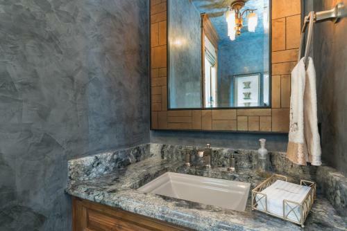 The Pinnacle By Exceptional Stays