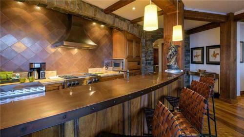 See Forever San Sophia 114 (condo)