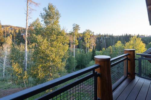 Vischer Drive 131 - Slopeside
