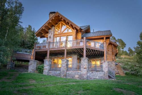Vischer Drive 131 - Slopeside