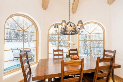 Founder's Retreat By Exceptional Stays