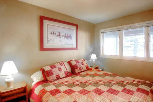 K1 Gore Creek Meadows Townhouse