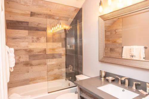 6 Chamonix Lane Townhouse
