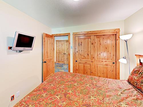 New Listing! Vail Valley Escape, Shuttle To Slopes Townhouse