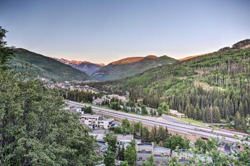 Cozy Townhome With Beautiful Views Of Vail Mountain!