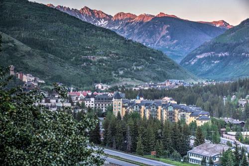 Cozy Townhome With Beautiful Views Of Vail Mountain!