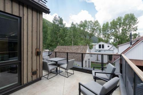 Loft House 101 At Transfer By Exceptional Stays