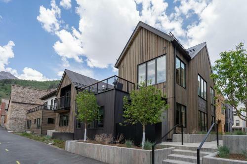 Loft House 101 At Transfer By Exceptional Stays