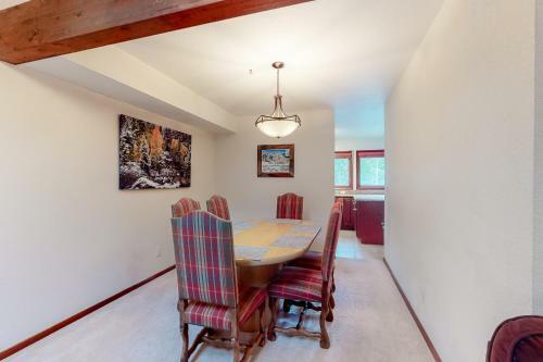 Meadow Creek Manor
