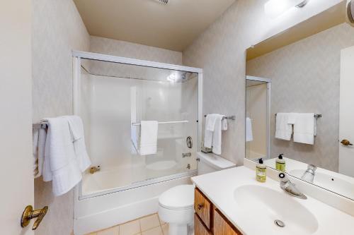 Lionshead Luxury