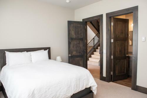 1242 Westhaven Circle Townhouse