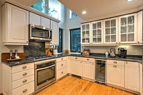 Booth Falls Townhome With Patio - Close To Vail And Bus