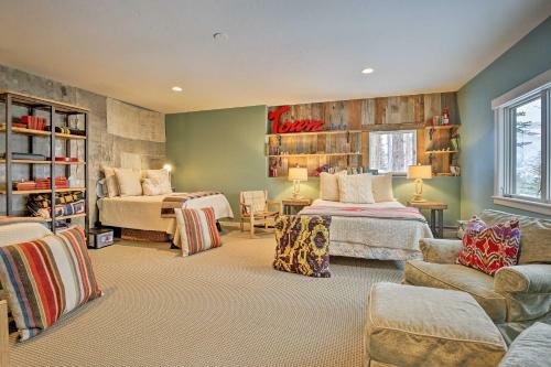 Mountain Masterpiece With Hot Tub And 2 Living Areas!