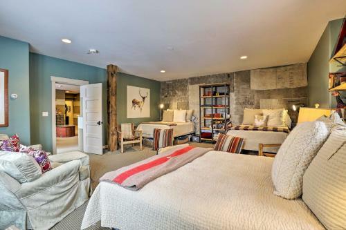 Mountain Masterpiece With Hot Tub And 2 Living Areas!