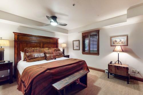 Lion Square Lodge North 284