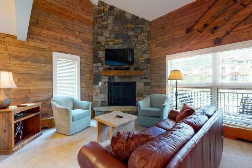 Lion Square Lodge South 576